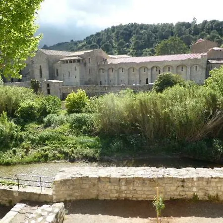 Maison De Caractere Face A L Abbaye De Lagrasse